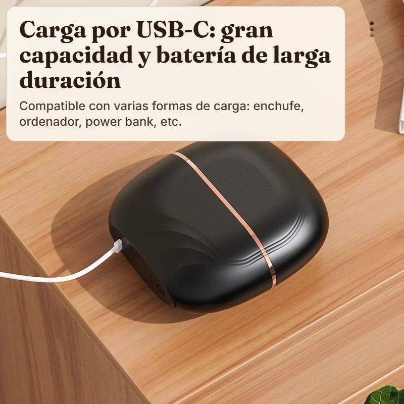 Peine alisador cargándose por USB-C
